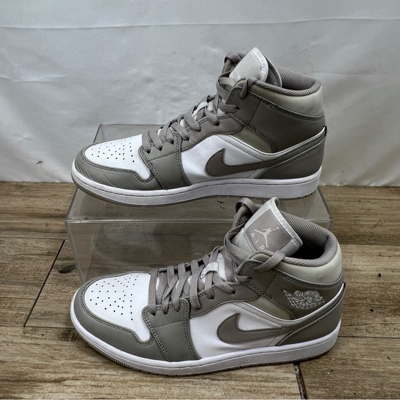 Air Jordan 1 Mid 'College Grey / Linen' Mens sz 9 - Picture 4 of 12